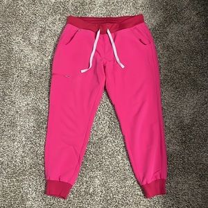Women’s limited edition Figs shocking pink scrub joggers size Medium petite!